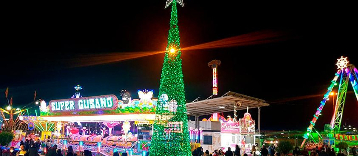 Este parque de atracciones navideño tiene vistas al mar Mediterráneo
