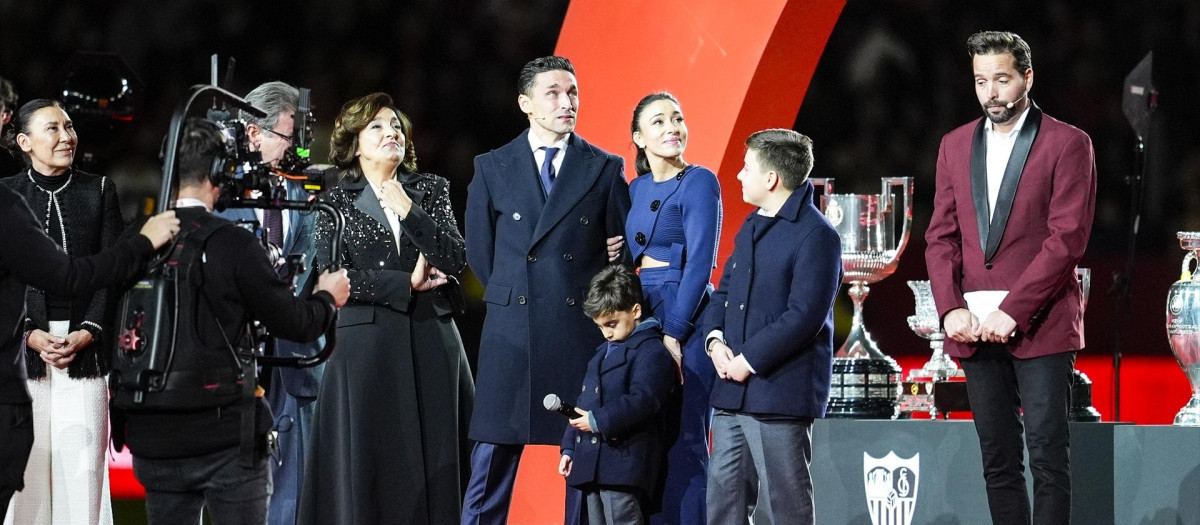 Jesus Navas of Sevilla FC looks on during tribute to Jesus Navas at Ramon Sanchez-Pizjuan stadium on December 30, 2024, in Sevilla, Spain.

Joaquin Corchero / AFP7 / Europa Press
30/12/2024 ONLY FOR USE IN SPAIN