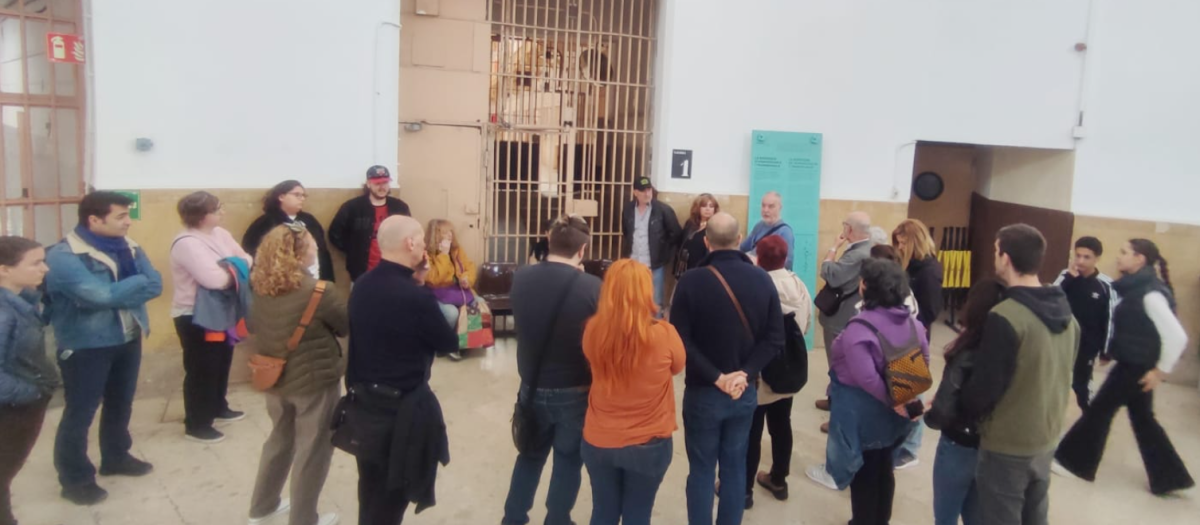 Paco Pardo durante una visita guiada a la Cárcel Modelo, en Barcelona