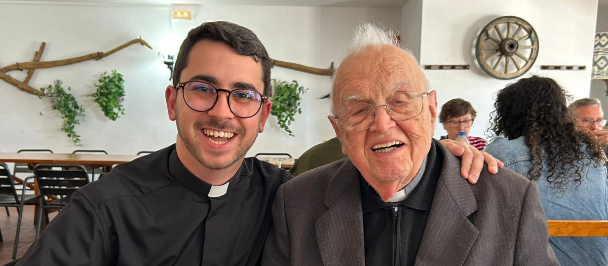 El sacerdote más joven y el más anciano de Menorca: Jaume Denclar y Guillermo Pons
