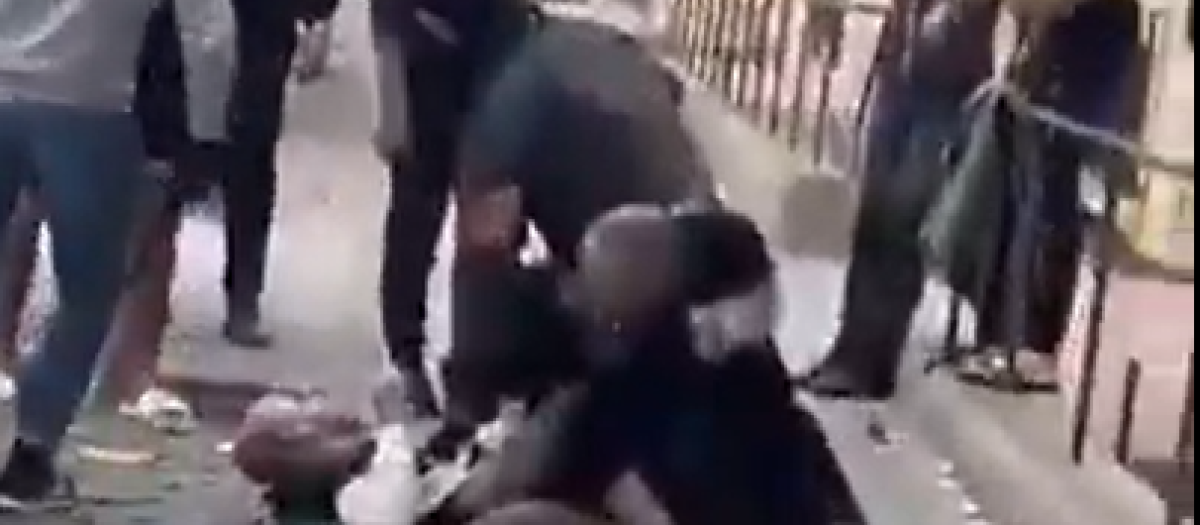 Momento de la agresión a los policías en Alicante