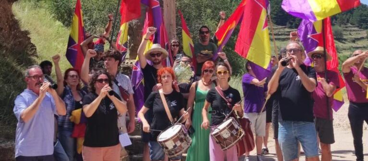 Miembros de un colectivo memorialista de Castellón