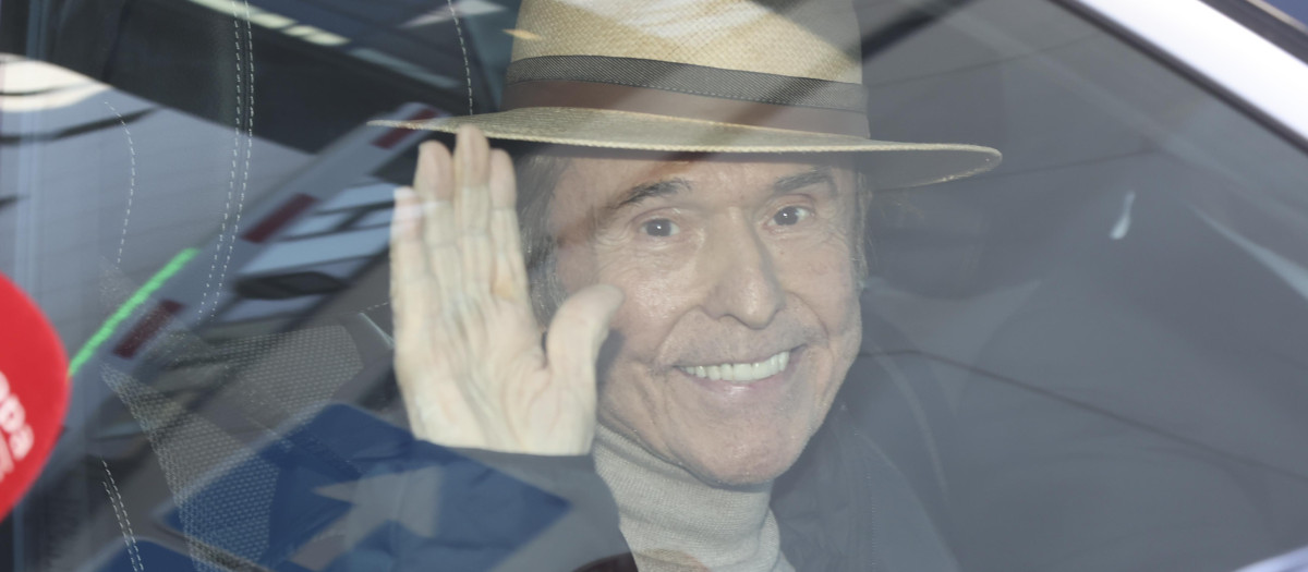 El cantante Raphael