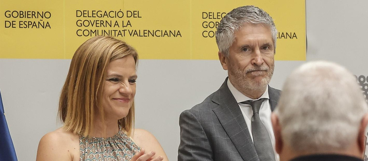 La delegada del Gobierno, Pilar Bernabé, y el ministro del Interior, Fernando Grande-Marlaska