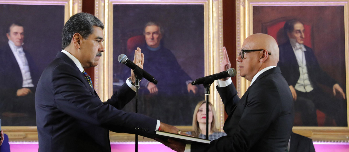 El mandatario venezolano Nicolás Maduro, durante la jura como presidente en la Asamblea Nacional, en Caracas