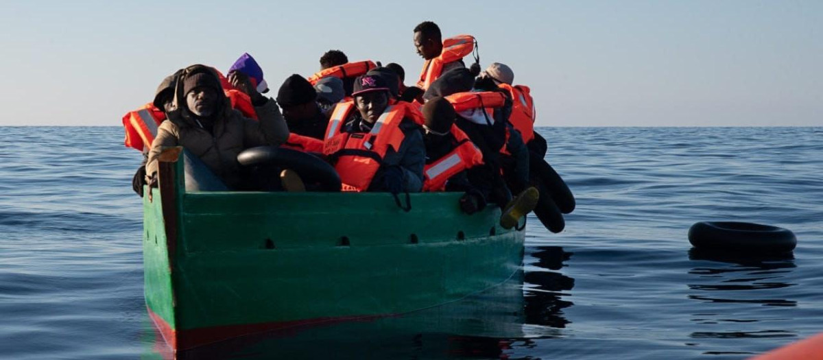 Imagen de una misión de rescate de inmigrantes ilegales del 'Aita Mari'