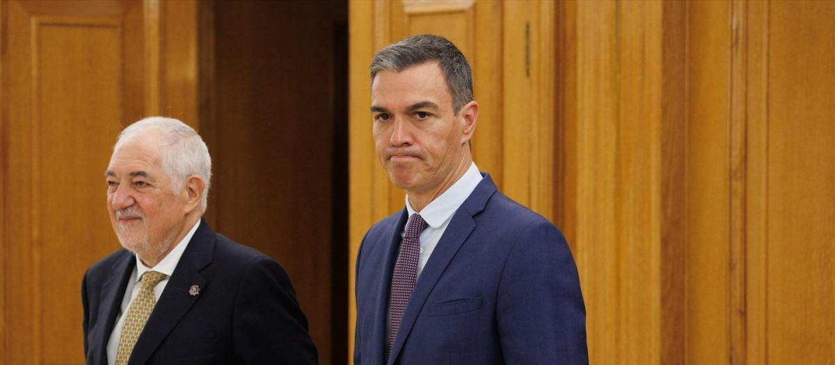 El presidente del Tribunal Constitucional, Cándido Conde-Pumpido y el presidente del Gobierno, Pedro Sánchez