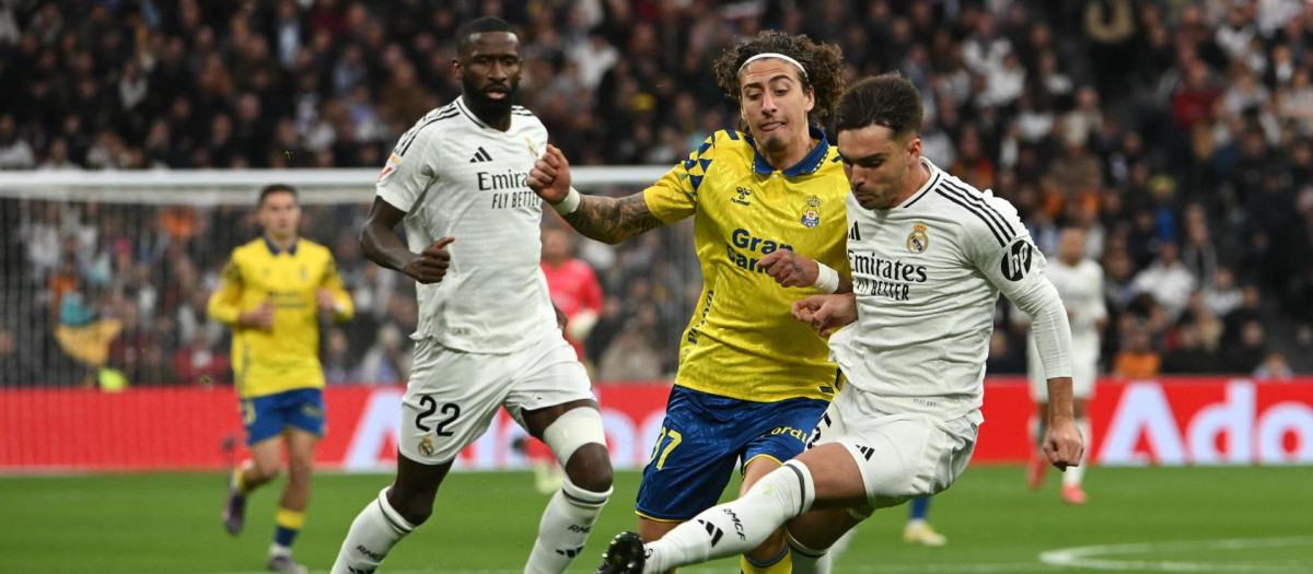 Raúl Asencio, durante el Real Madrid - Las Palmas