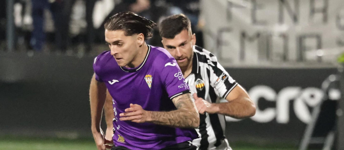 Álex Sala, en una acción del partido