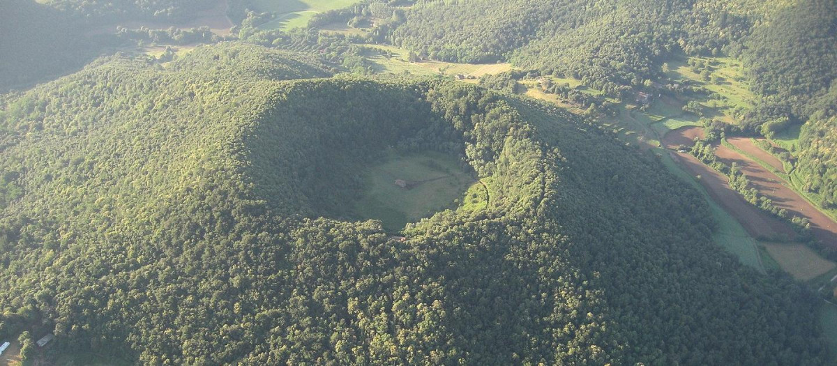 Vista aérea del volcán de Santa Margarida, en la Garrotxa