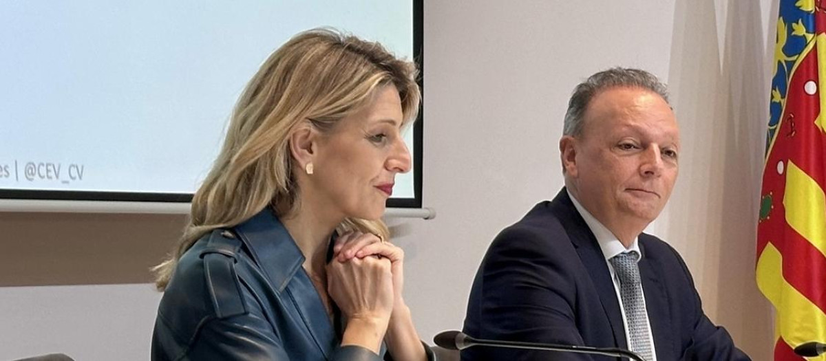 Yolanda Díaz y el presidente de la CEV, este martes