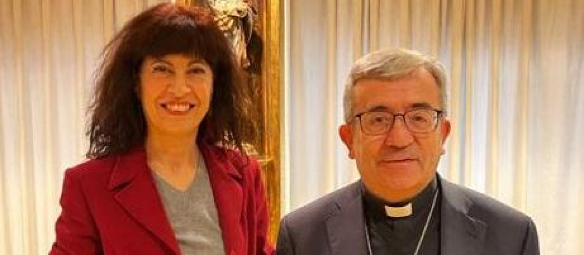 La ministra de Igualdad, Ana Redondo, con monseñor Luis Argüello.