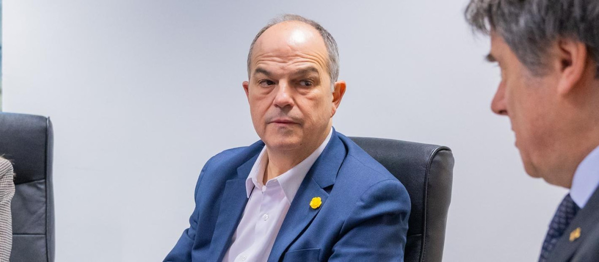 El secretario general de Junts, Jordi Turull, en una reunión con Carles Puigdemont, en una imagen de archivo
