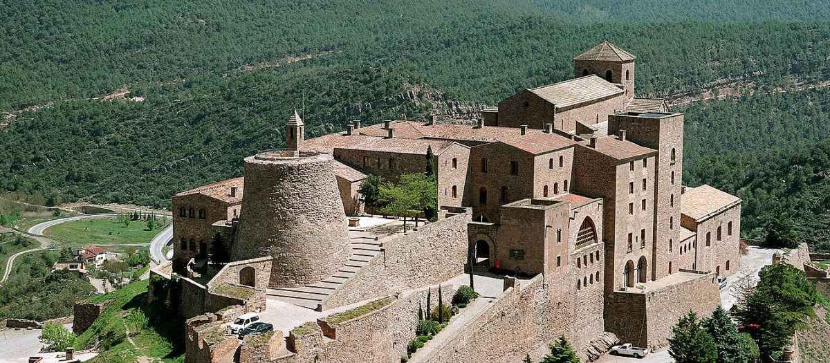 Antiguo castillo de Cardona, hoy convertido en Parador Nacional de Turismo