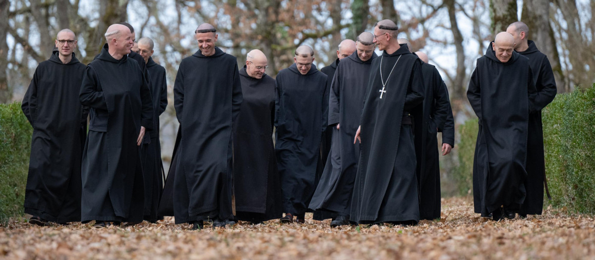 Monjes benedictinos de la abadía de Sainte Marie de la Garde