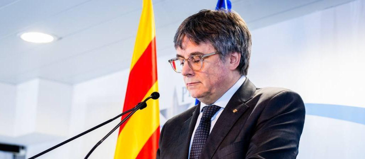 El presidente de Junts, Carles Puigdemont, en una rueda de prensa desde Bruselas