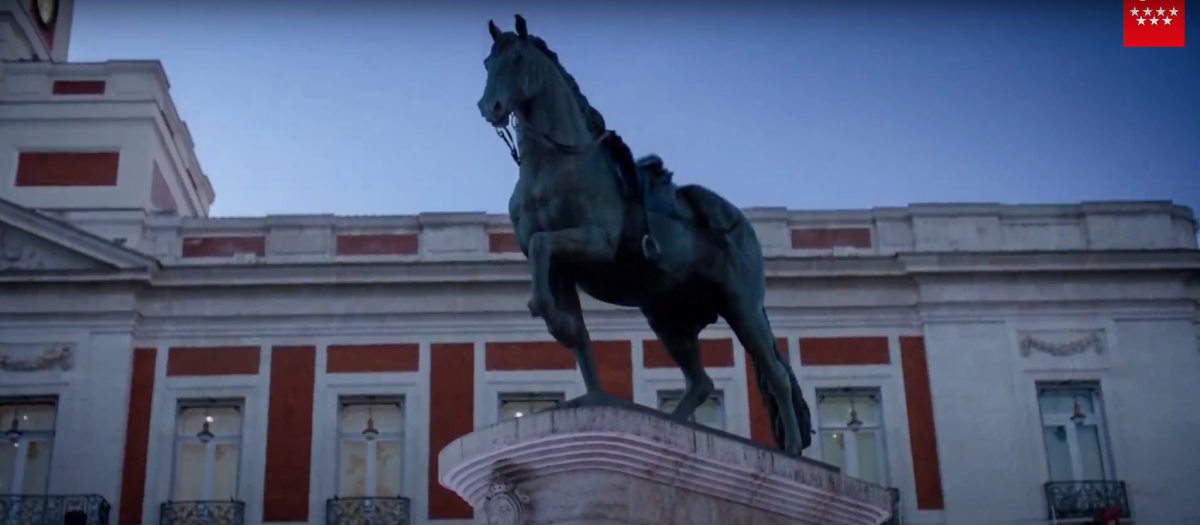 La estatua de Carlos III sin su Rey