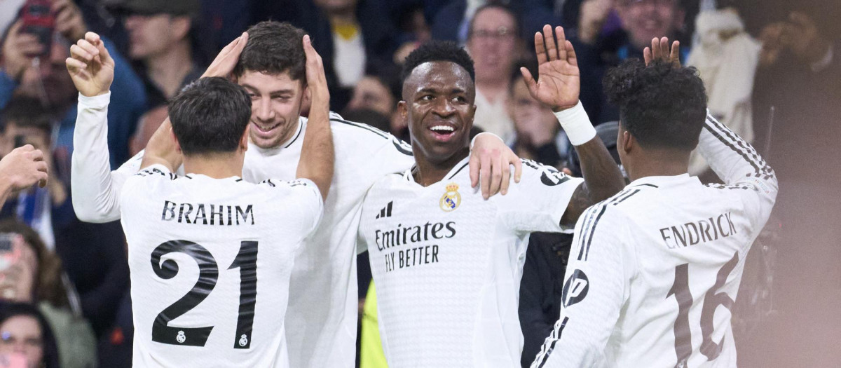 Los jugadores del Real Madrid celebran un gol ante el Salzburgo
