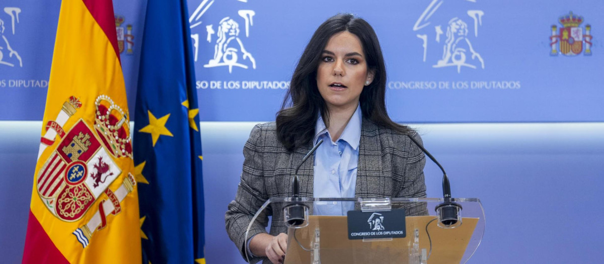 La portavoz parlamentaria de Vox, Pepa Millán, ofrece una rueda de prensa