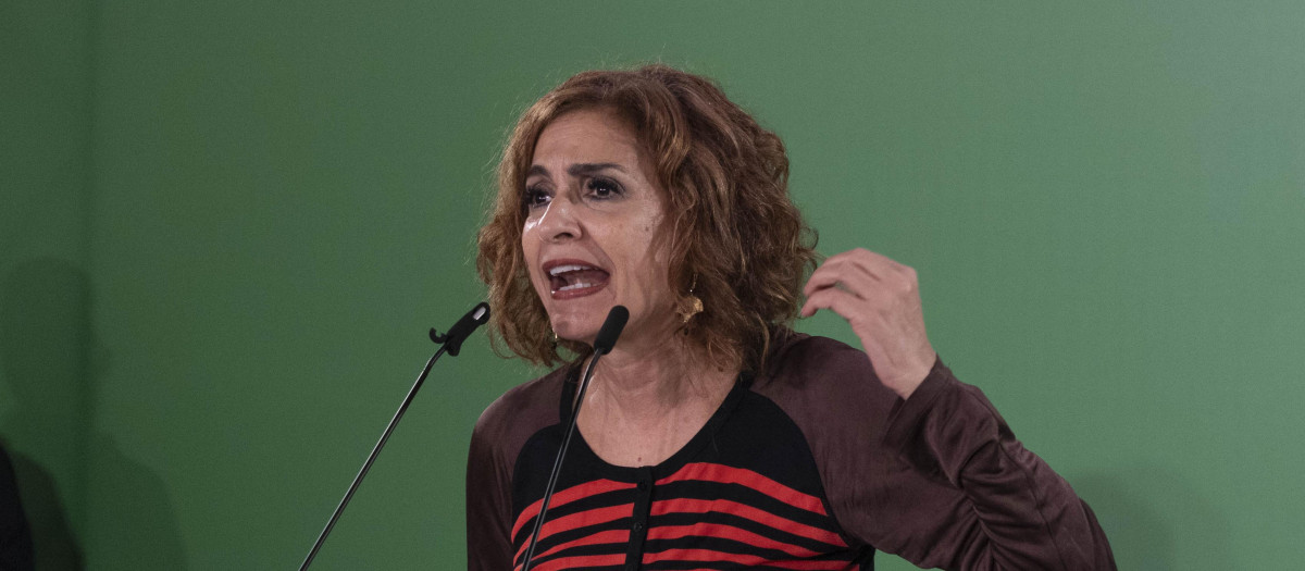 La ministra de Hacienda y secretaria general del PSOE andaluz, María Jesús Montero, durante su intervención en Gibraleón