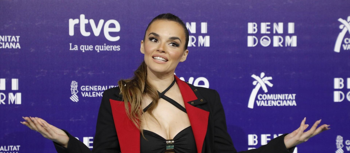 La artista, Melody, durante una rueda de prensa con los finalistas del Benidorm Fest 2025