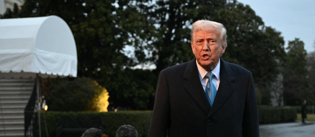 El presidente Donald Trump se dirige a los periodistas en el jardín de la Casa Blanca