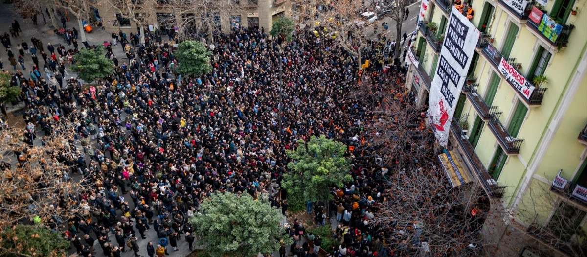 Concentración ante la Casa Orsola de Barcelona, el pasado viernes 31 enero