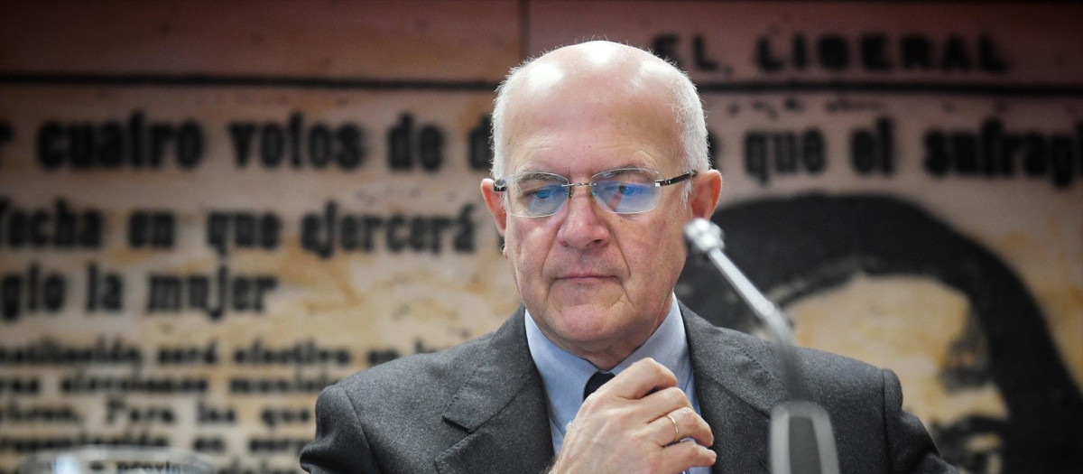 El expresidente del Centro de Investigaciones Sociológicas (CIS) Félix Requena Santos en el Senado