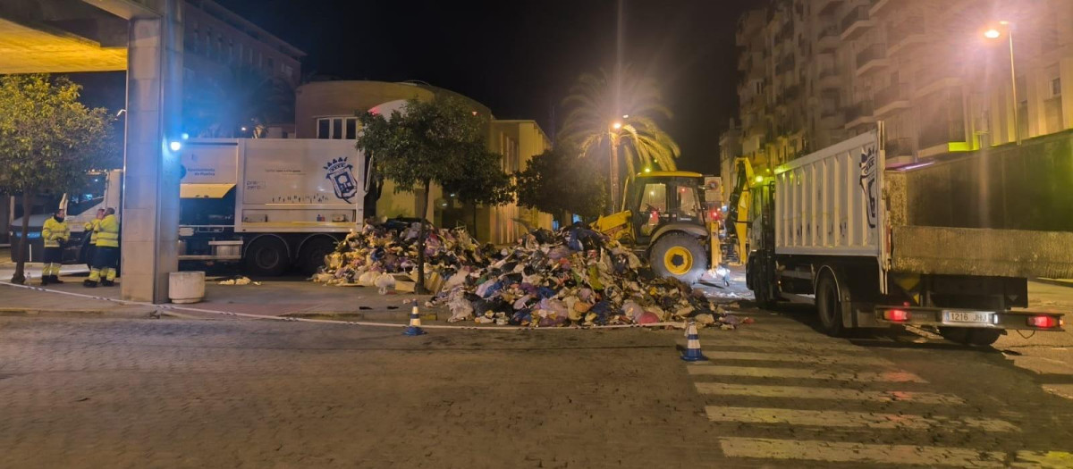 Imagen del camión vacío tras los hechos.
EUROPA PRESS
10/2/2025