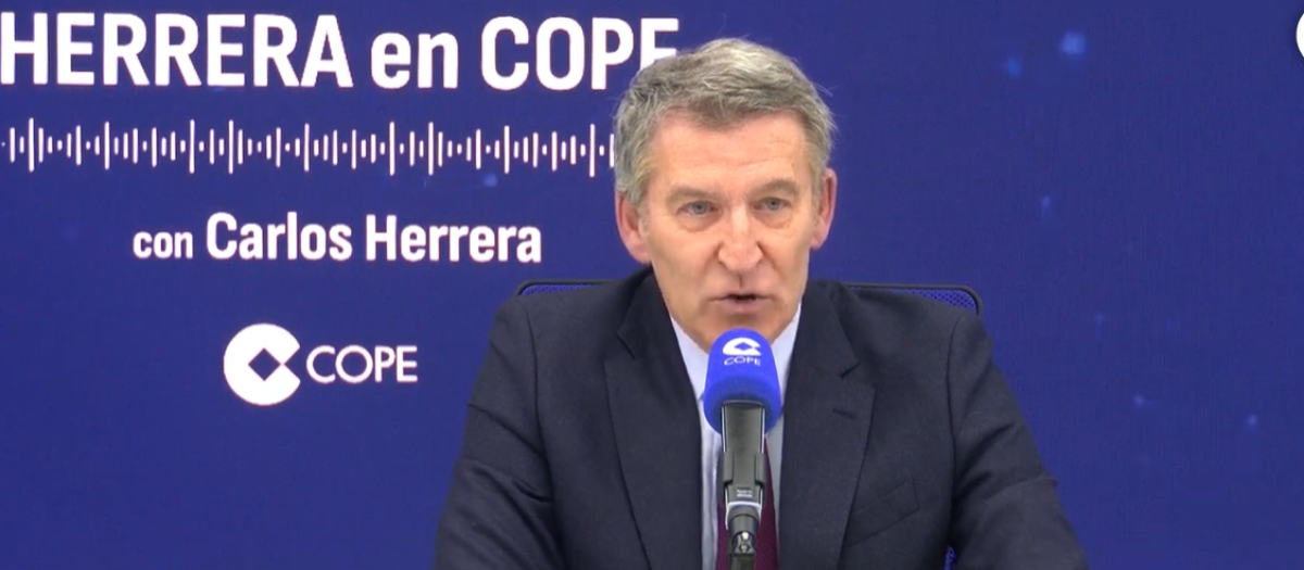 El presidente del PP, Alberto Núñez Feijóo, en la Cadena COPE