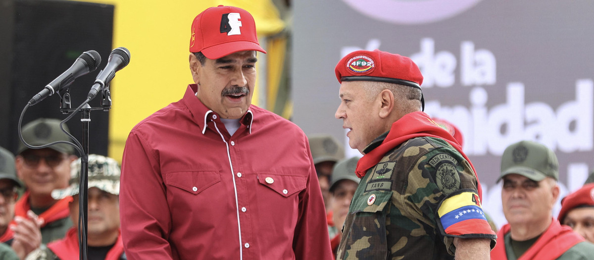 Nicolás Maduro junto a Diosdado Cabello en actos por el aniversario de la muerte de Hugo Chávez