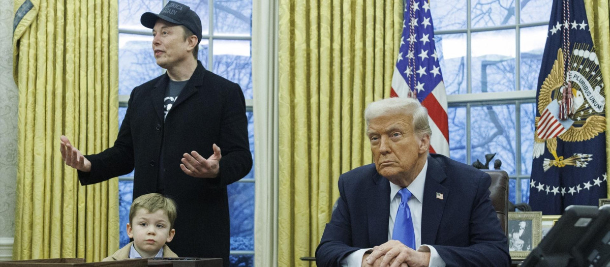 Elon Musk y su hijo X, junto al presidente Trump el pasado martes