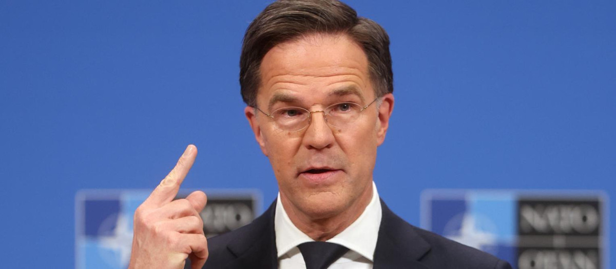 BRUSSELS (Belgium), 12/02/2025.- NATO Secretary-General Mark Rutte gives a press conference ahead to a North Atlantic Treaty Organization (NATO) Defense Ministers' meeting at the alliance's headquarters in Brussels, Belgium, 12 February 2025. (Bélgica, Bruselas) EFE/EPA/OLIVIER HOSLET