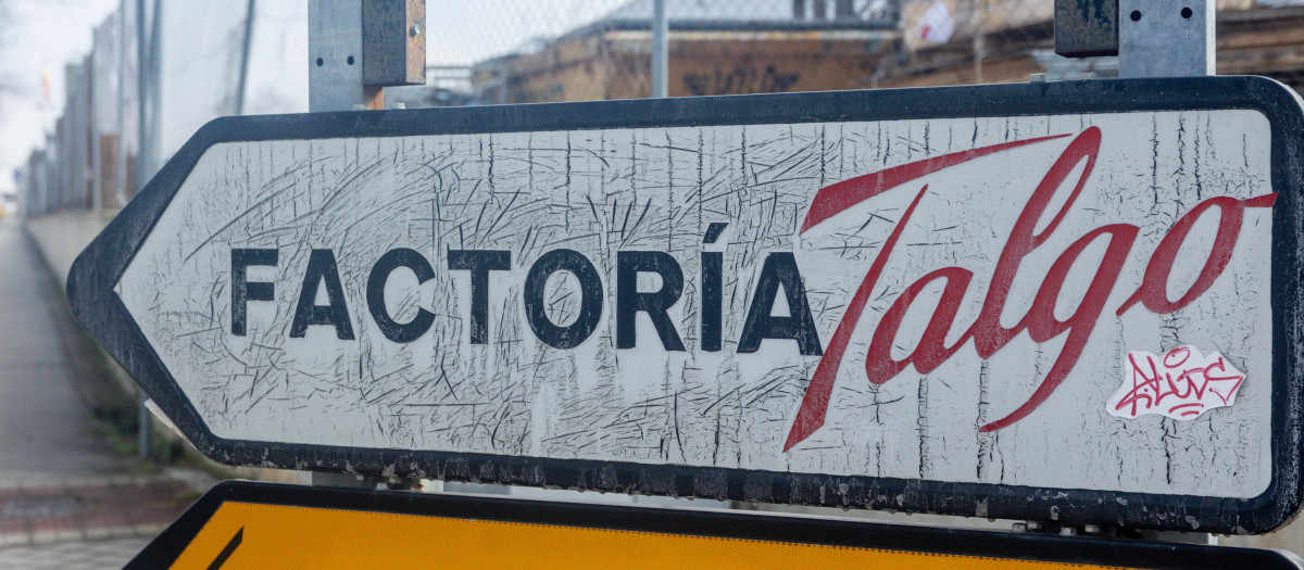 Un cartel indica la sede de Talgo