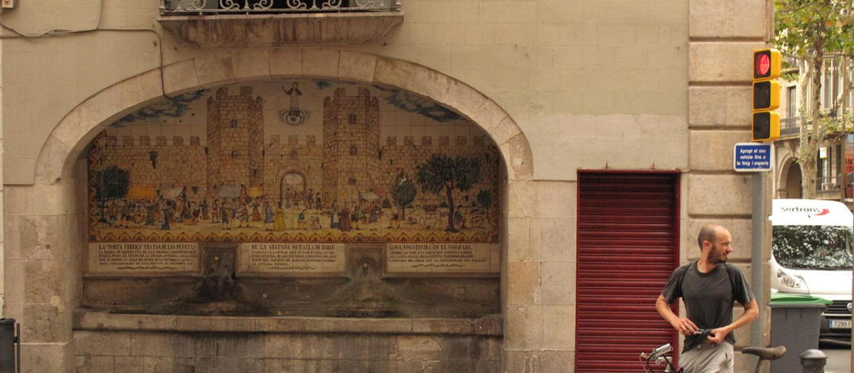 La fuente de la Portaferrissa, antaño una entrada a la ciudad de Barcelona