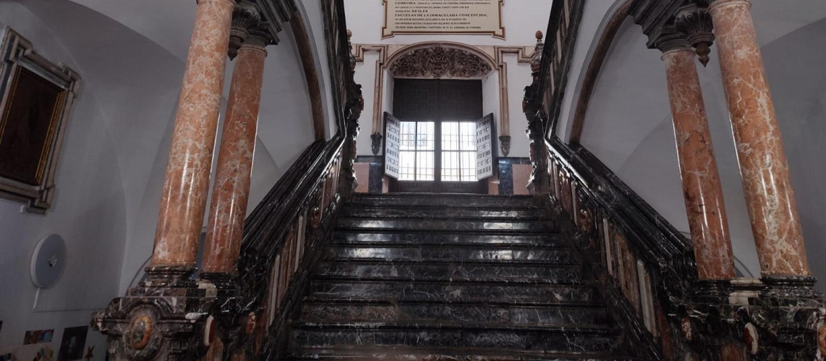 Escalera imperial de las Reales Escuelas La Inmaculada