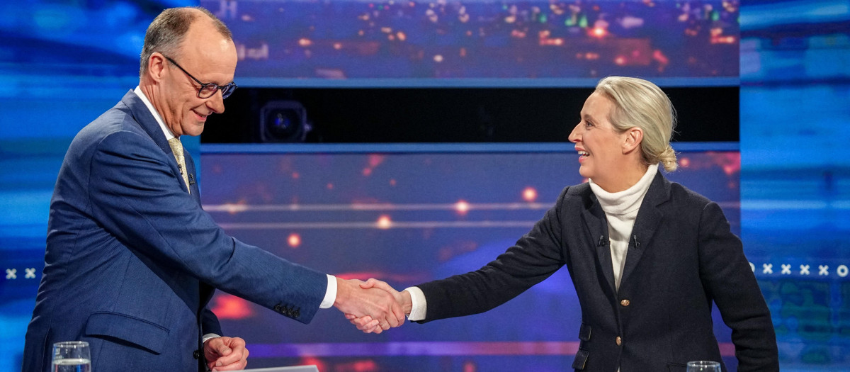 Friedrich Merz candidato de la Unión Demócrata Cristiana (CDU) y Alice Weidel de la AfD
