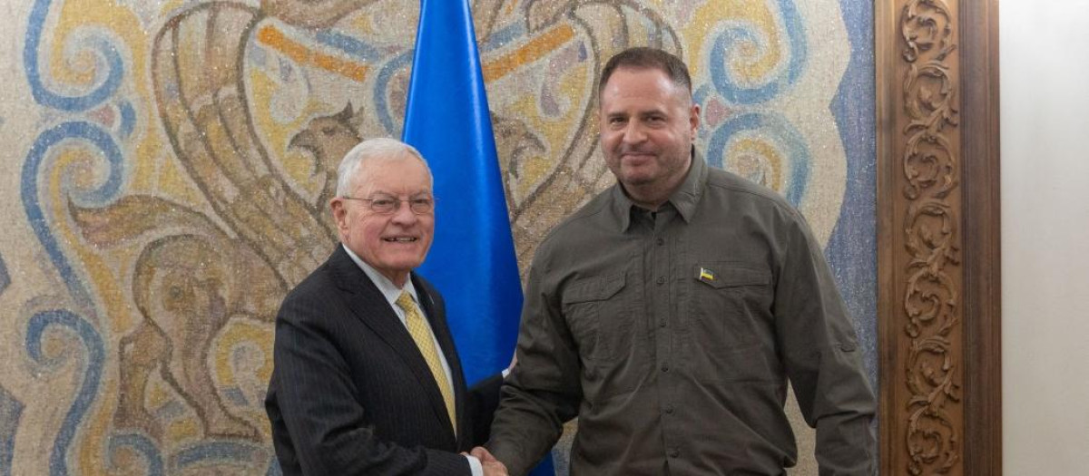 Keith Kellogg junto a Yermak ayer en Kiev