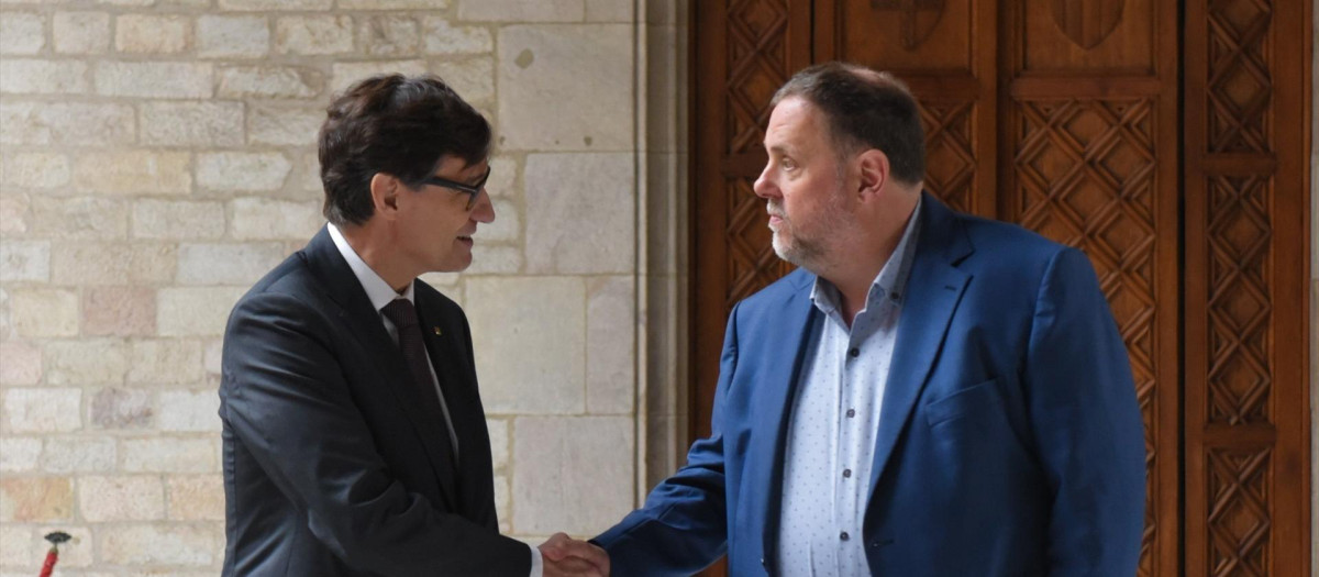 Salvador Illa y Oriol Junqueras, este sábado en el Palacio de la Generalitat de Cataluña