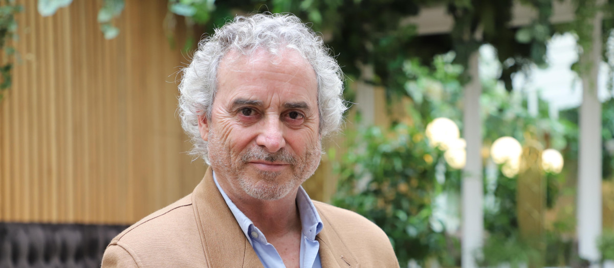 Ildefonso Falcones en la entrevista con El Debate