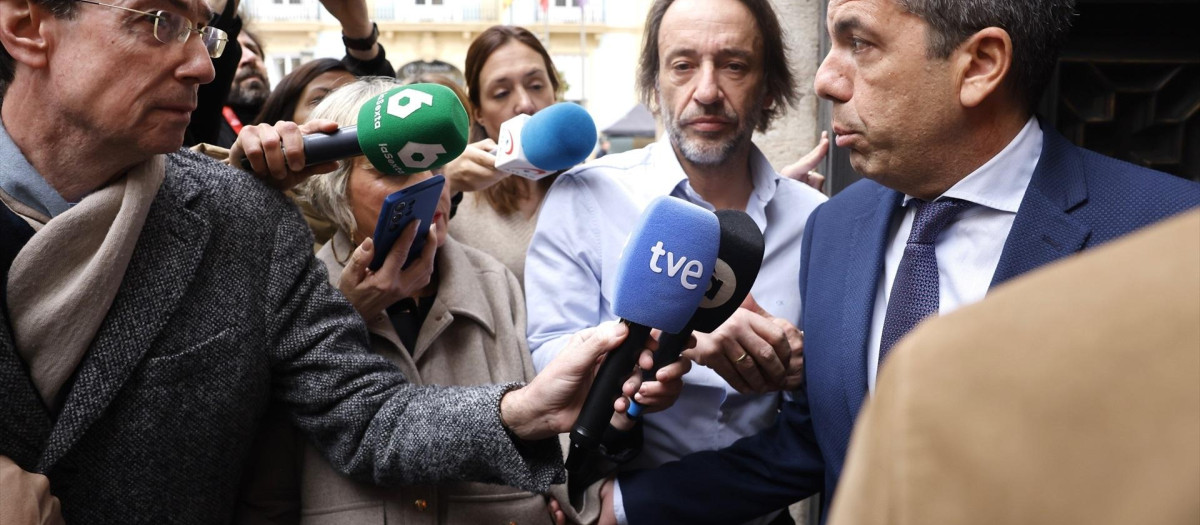 Carlos Mazón,  a su llegada al Palau de la Generalitat

ROBER SOLSONA/EUROPA PRESS
28/2/2025