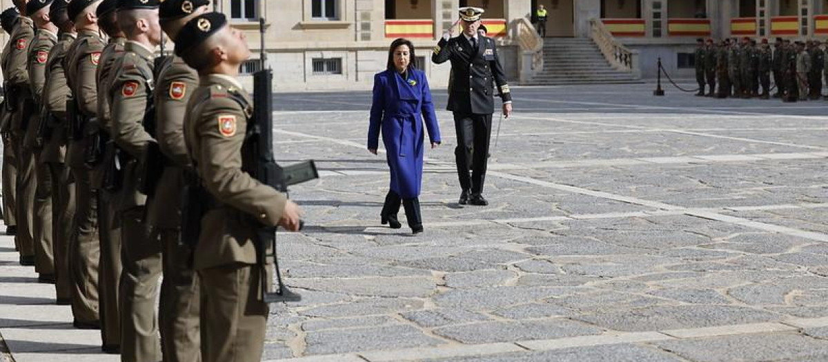 La ministra de Defensa, Margarita Robles, preside el acto de homenaje a los caídos civiles y militares en la guerra de Ucrania, en la Academia de Infantería de Toledo