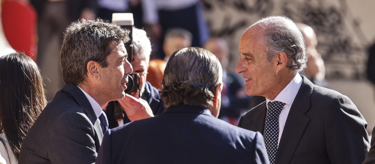 Mazón y Camps, en la entrega de los Premios Jaume I, en Valencia