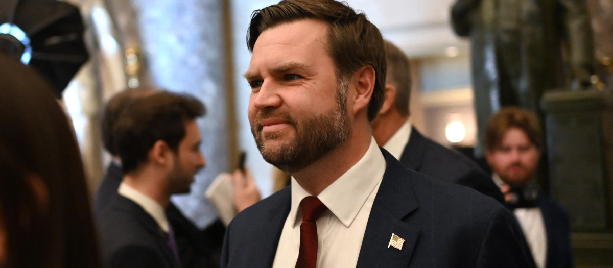 El vicepresidente de Estados Unidos, JD Vance, llega para el discurso del presidente Donald Trump