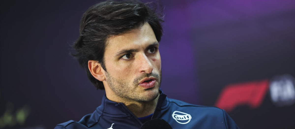 Carlos Sainz, durante una rueda de prensa con Williams
