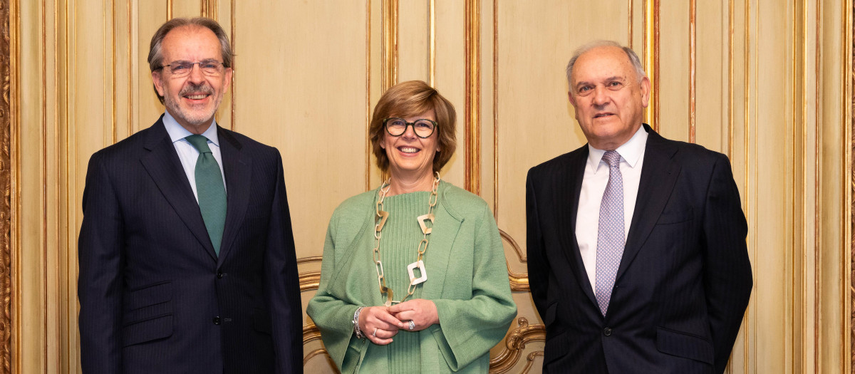 José Luis Acea, CEO de Banca March, Valérie Urbain, CEO de Euroclear y Luis Lada, presidente de Inversis