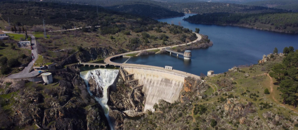 Imagen aérea de la presa de El Villar en Madrid