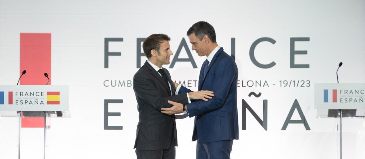 Emmanuel Macron y Pedro Sánchez tras la firma del Tratado de Amistad entre sus países