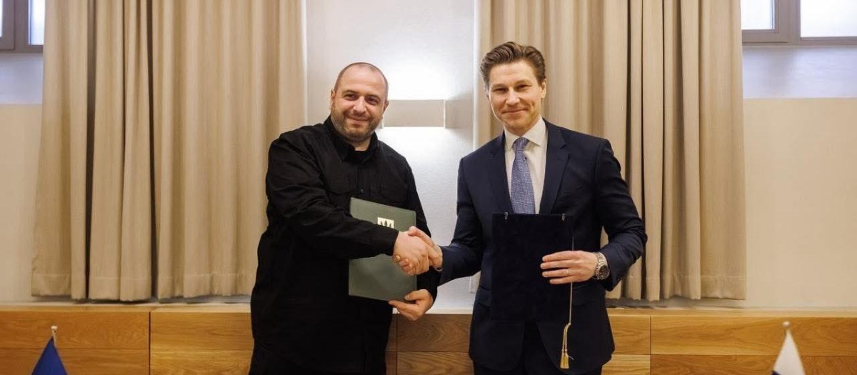 El ministro de Defensa finlandés, Antti Häkkänen, y su homólogo ucraniano, Rustem Umérov