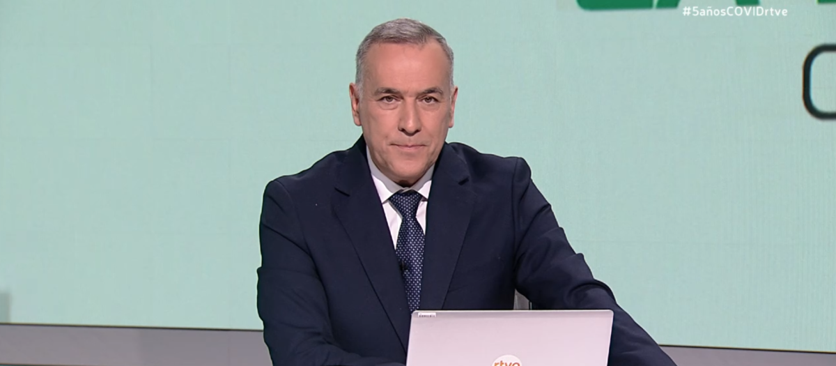 Xabier Fortes durante la emisión de 'La pandemia que paró el mundo'